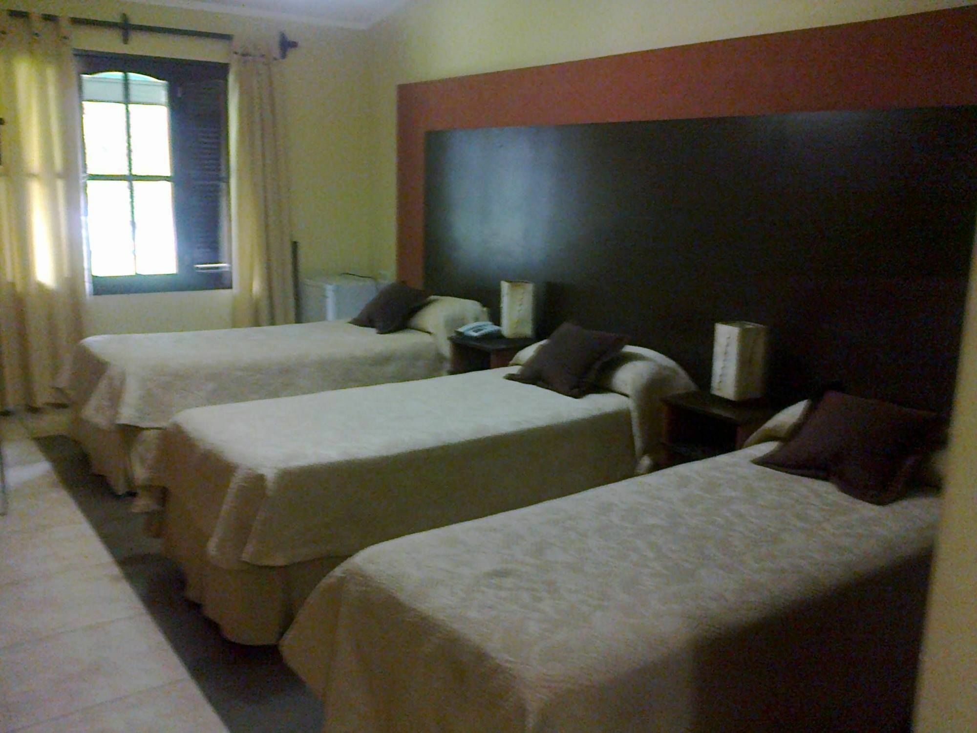Hotel Aybal Сальта Экстерьер фото