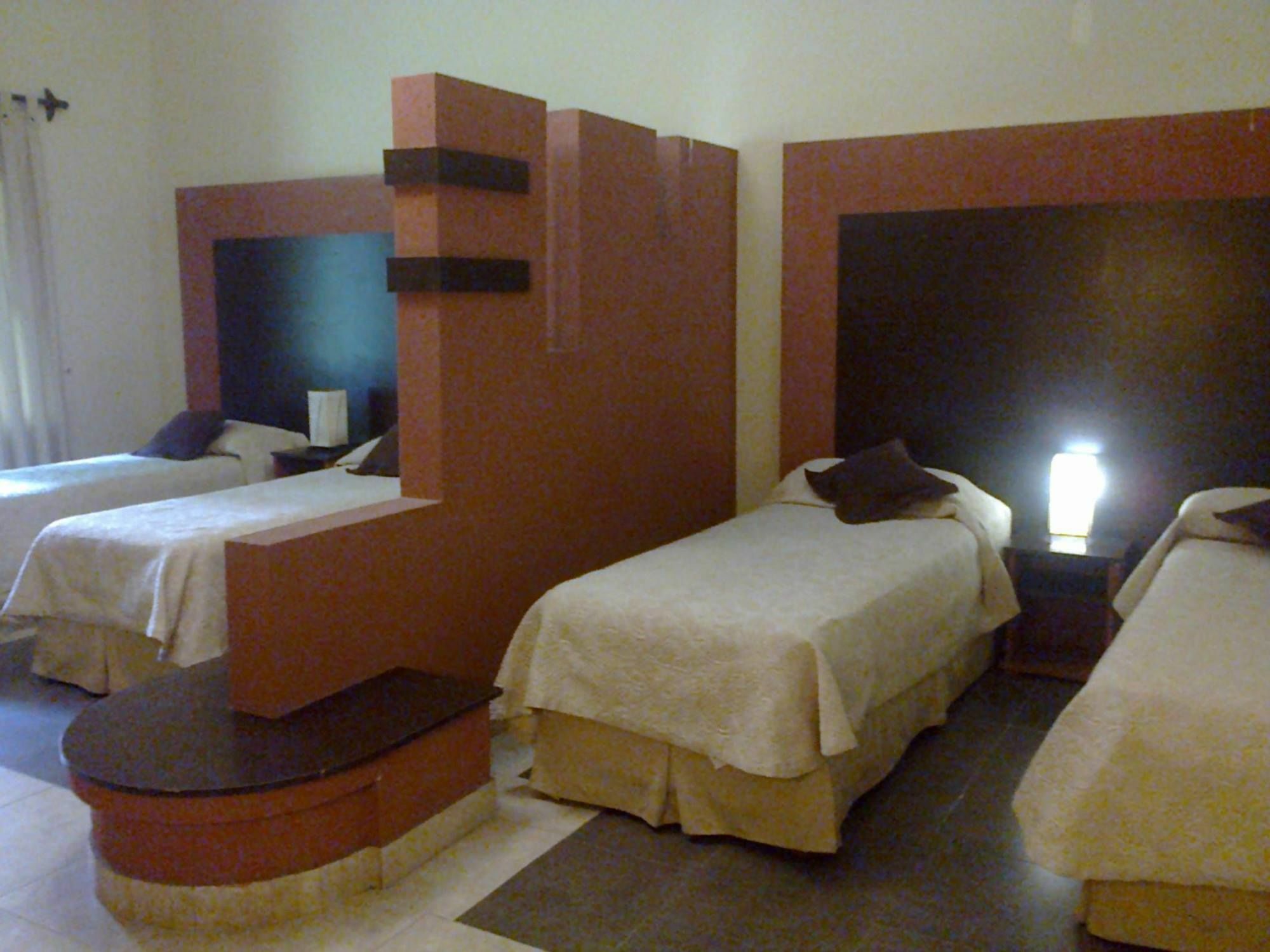Hotel Aybal Сальта Экстерьер фото